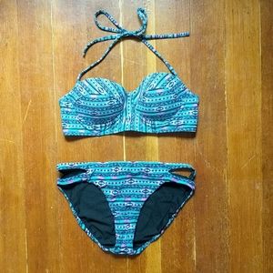 Cute Billabong Bikini!